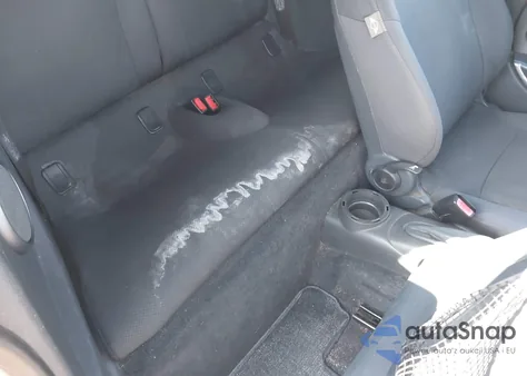 2005 Mini Cooper z USA, uszkodzony, nr VIN WMWRF33415TG11988